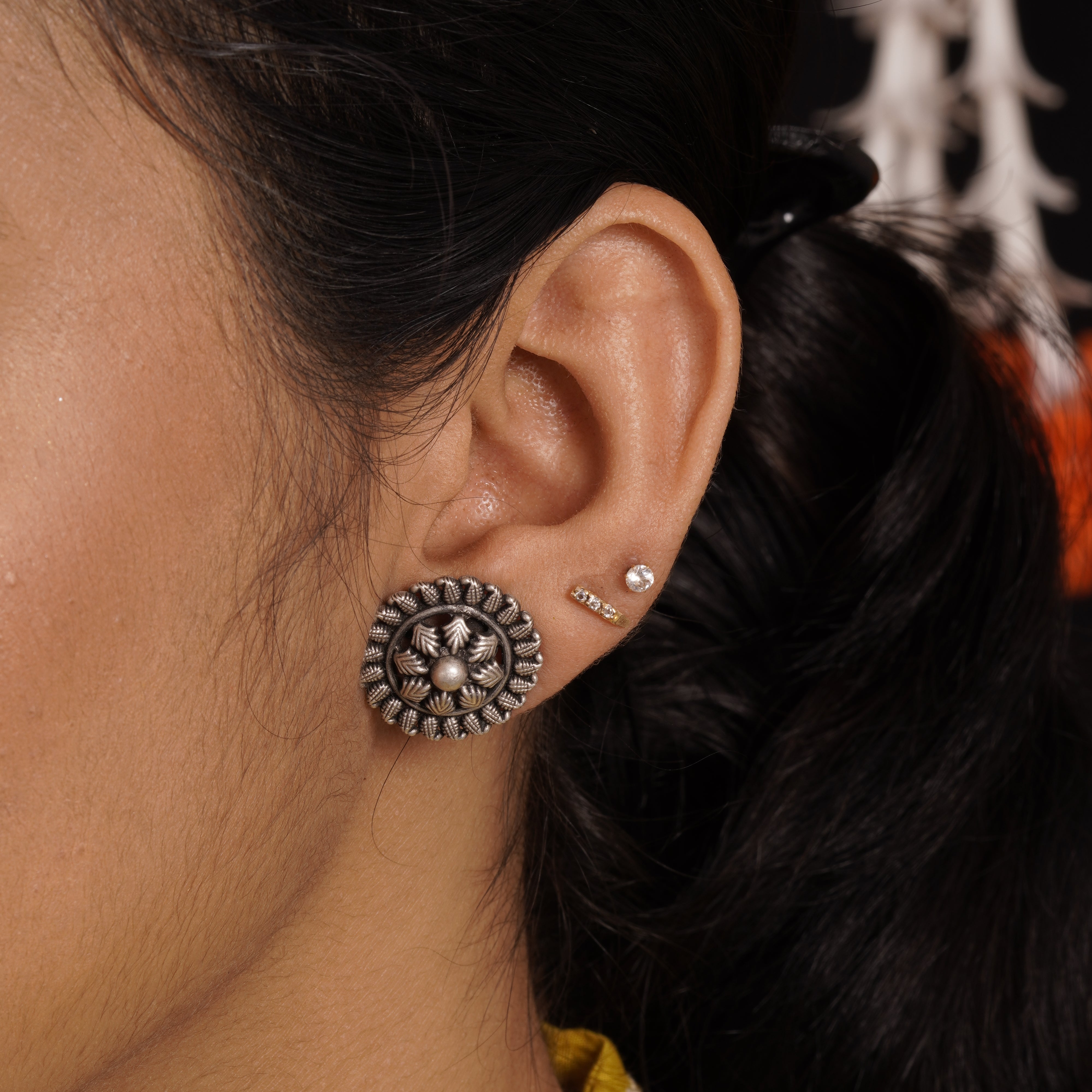 Koyari-Leaf studs Earrings