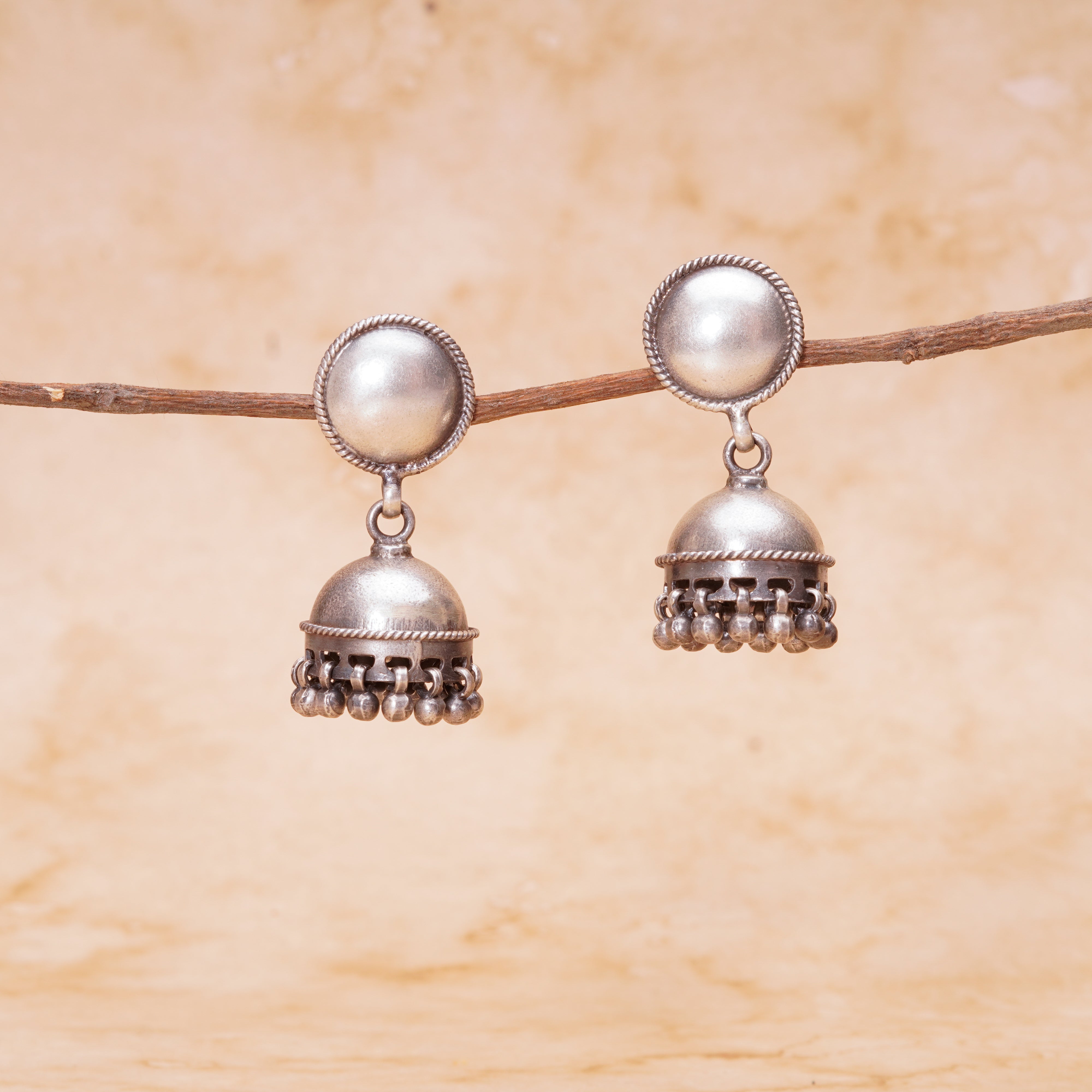 Simple Elegant Jhumka