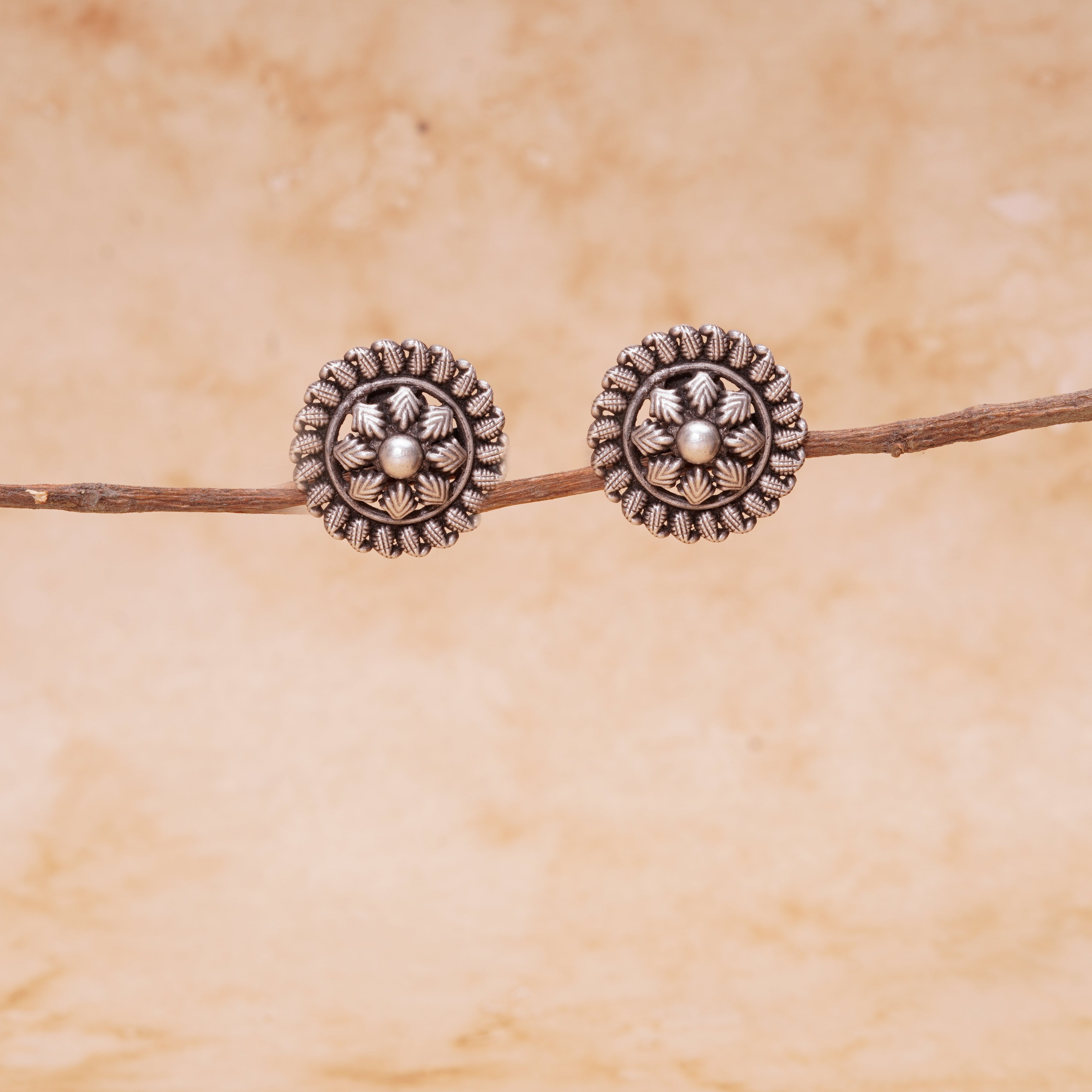 Koyari-Leaf studs Earrings