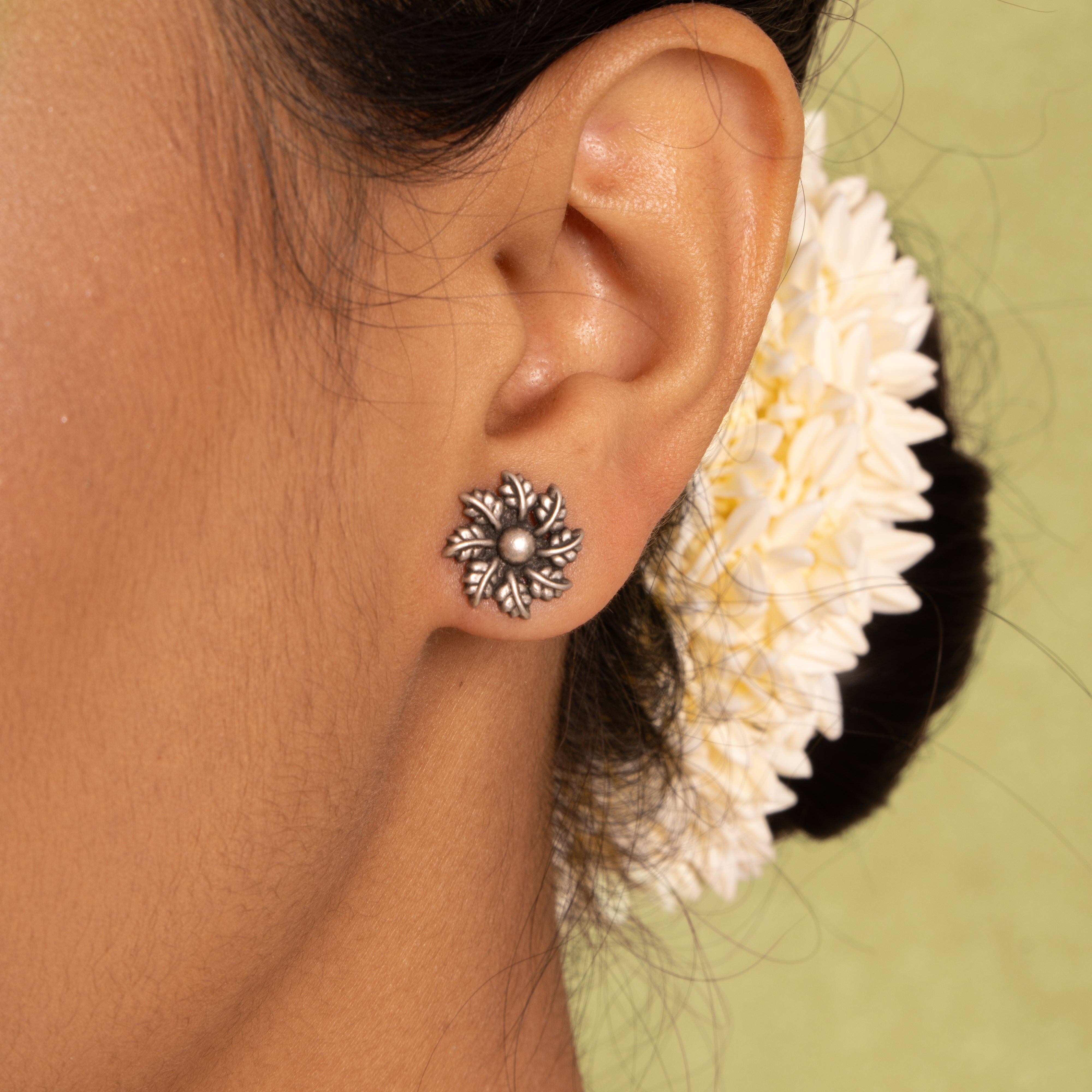 Mini Leaf Studs Earrings