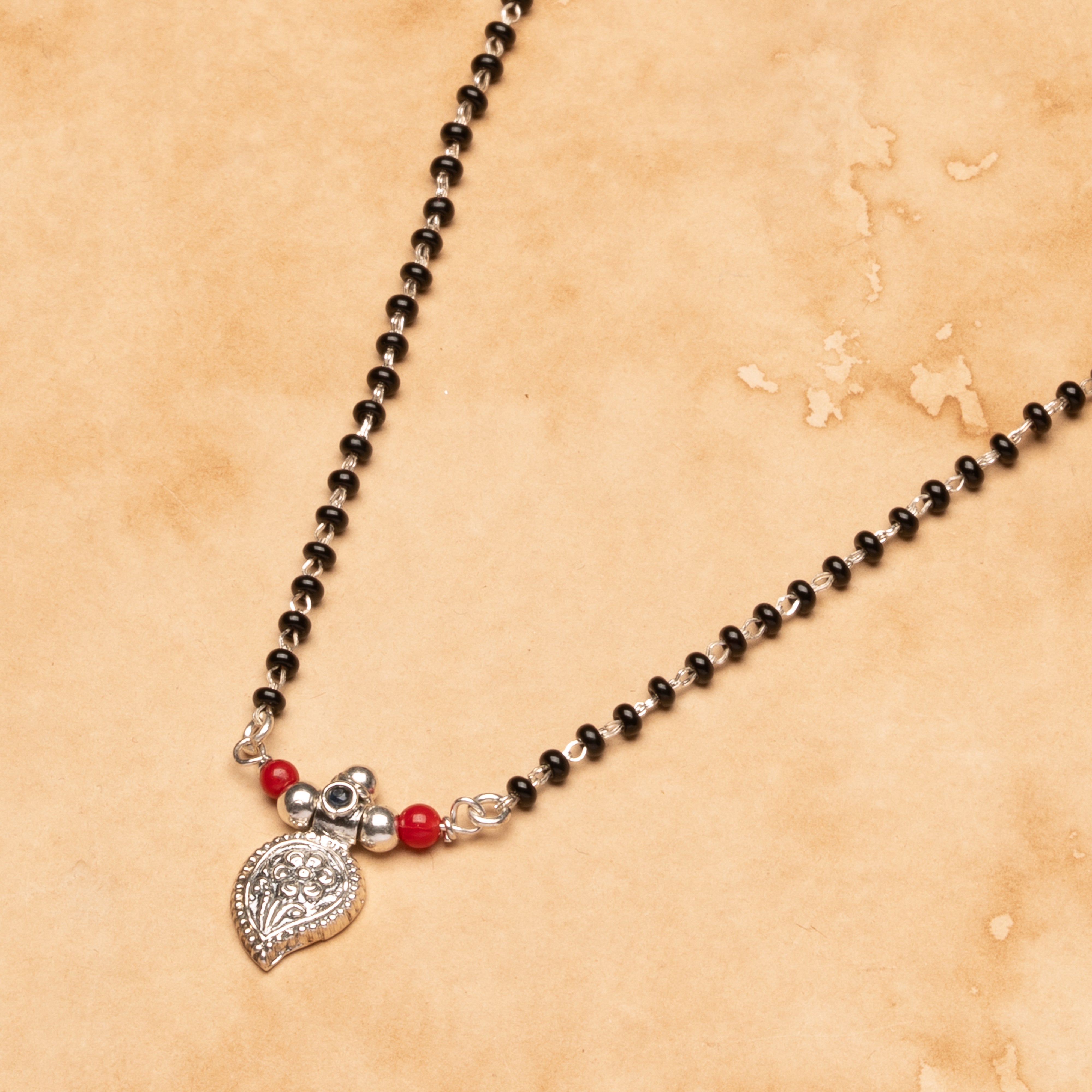 Minimal 925 Silver Leaf Pendant Mangalsutra