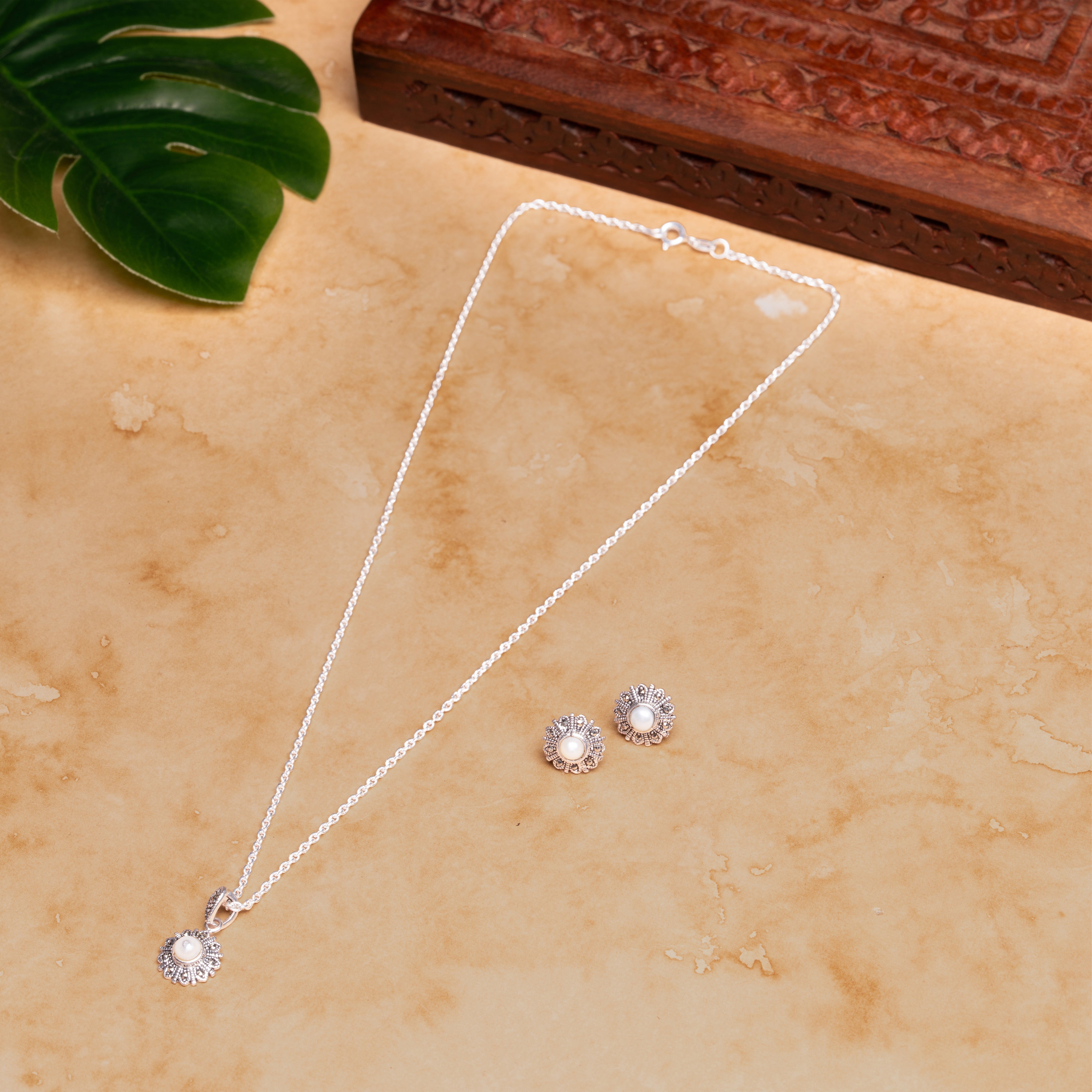 Pearl Pendant and Earrings 2